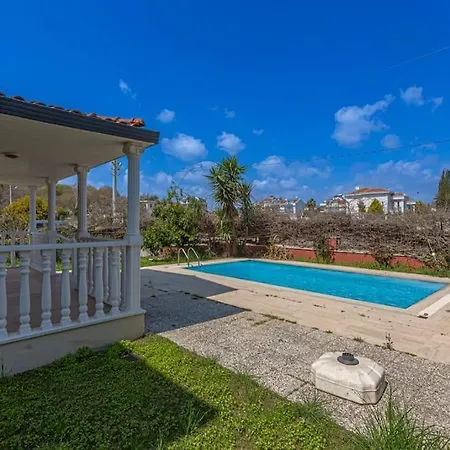 Private Pool,near To The Land Of Legend Отель 4*