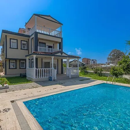 Отель Private Pool,near To The Land Of Legend 4*